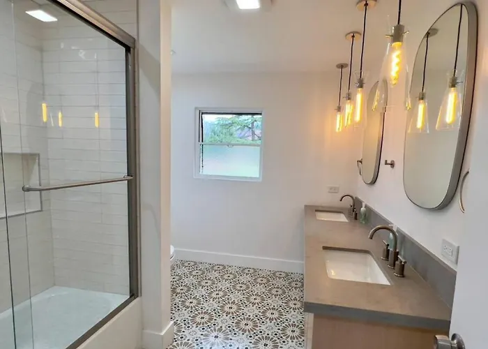 Uptown Retreat Wit Views And Hot Tub Sedona