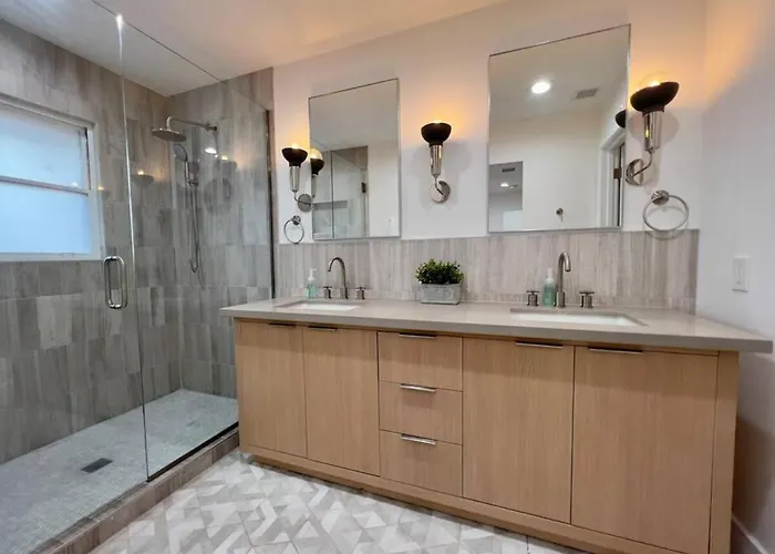 Casa vacanze Uptown Retreat Wit Views And Hot Tub