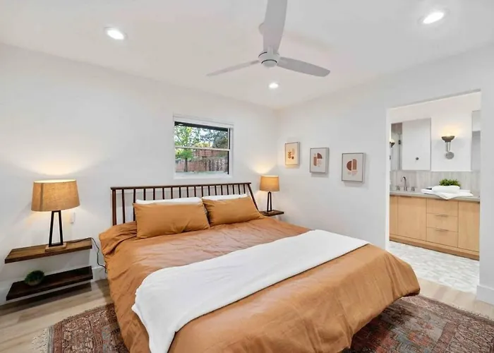 Casa vacanze Uptown Retreat Wit Views And Hot Tub