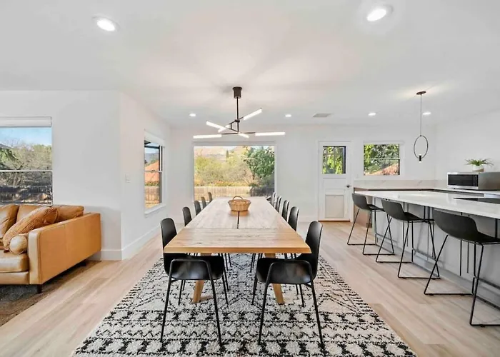 Casa vacanze Uptown Retreat Wit Views And Hot Tub