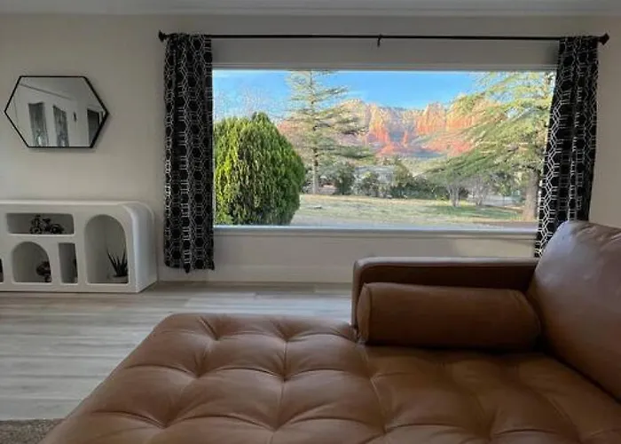 Uptown Retreat Wit Views And Hot Tub Sedona